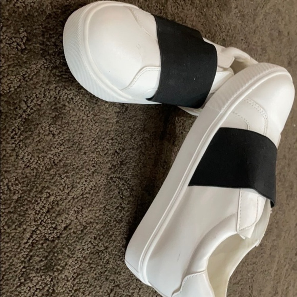 Steve Madden sand strap sneakers